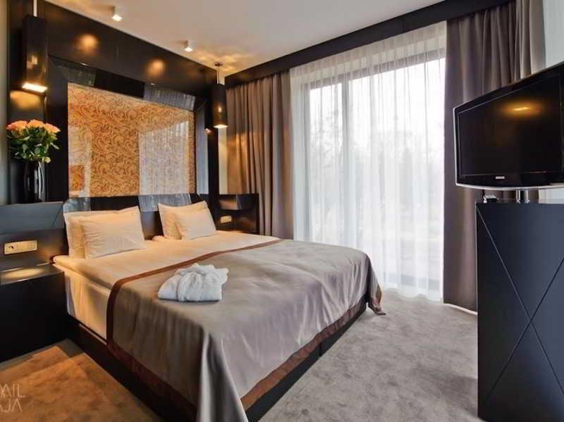 Platinum Palace Boutique Hotel & Spa Wrocław Szoba fotó A room at the hotel