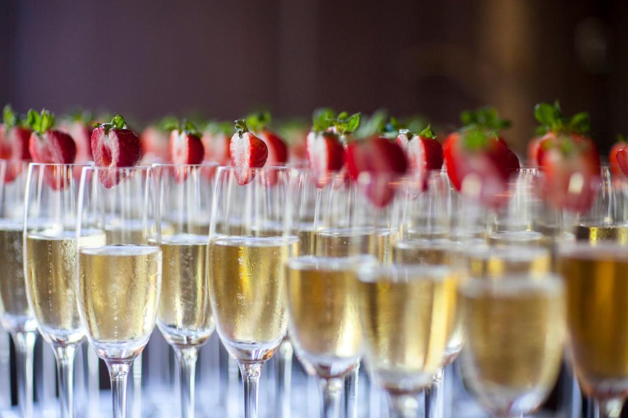 Platinum Palace Boutique Hotel & Spa Wrocław Kültér fotó Champagne