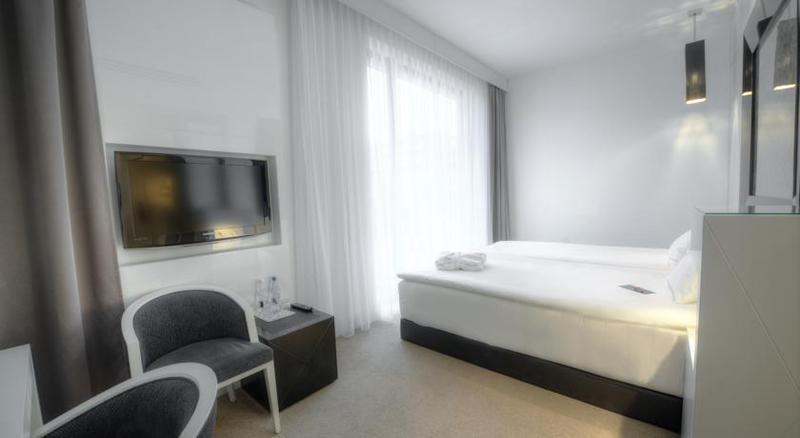 Platinum Palace Boutique Hotel & Spa Wrocław Kültér fotó A room at the hotel