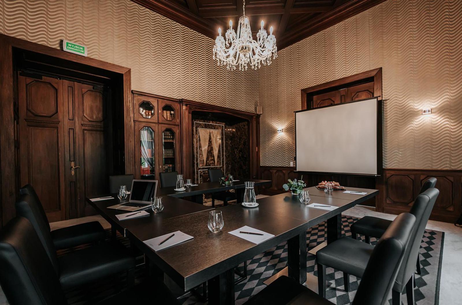 Platinum Palace Boutique Hotel & Spa Wrocław Kültér fotó The boardroom at the hotel