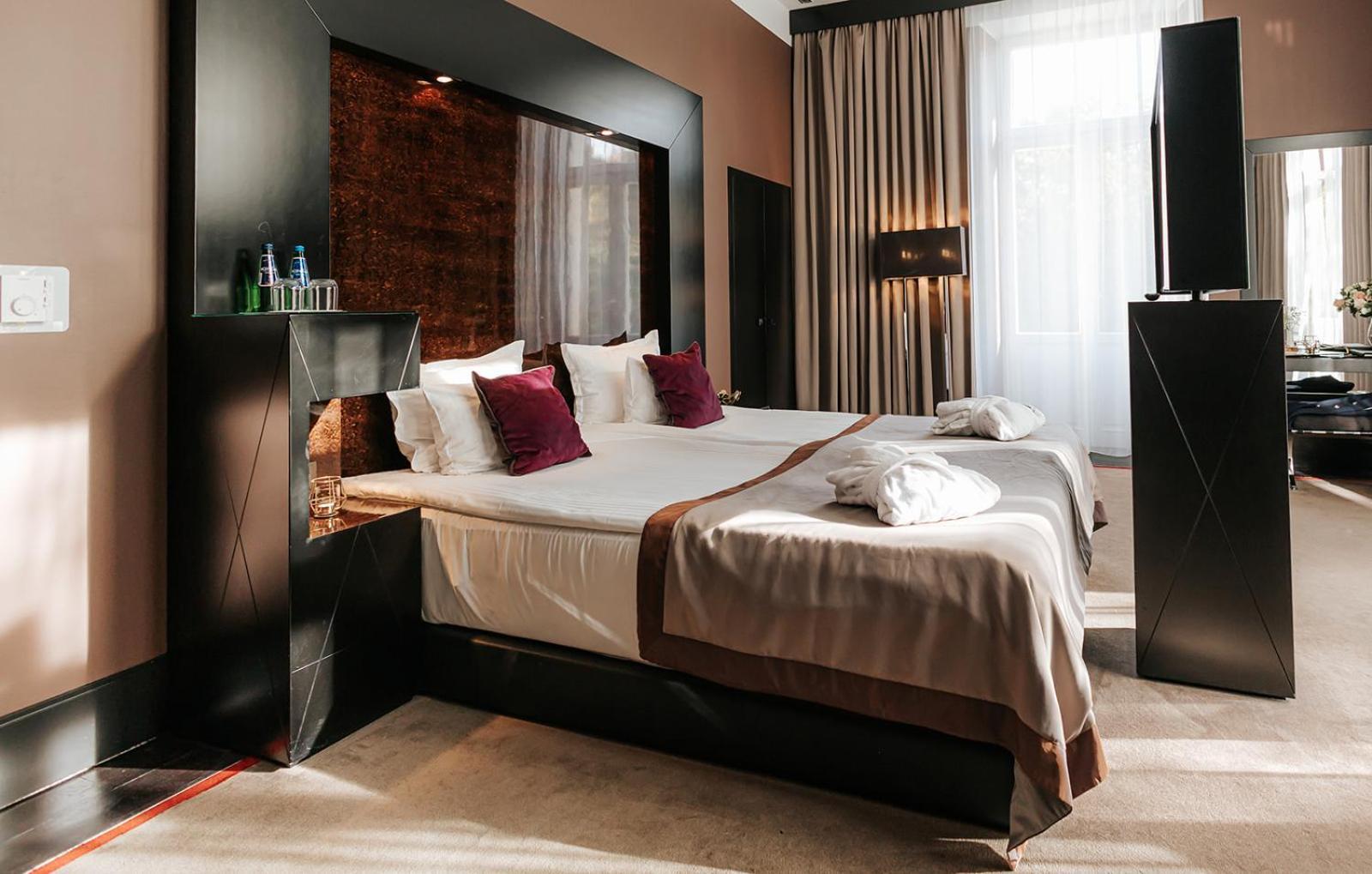 Platinum Palace Boutique Hotel & Spa Wrocław Kültér fotó A room at the hotel