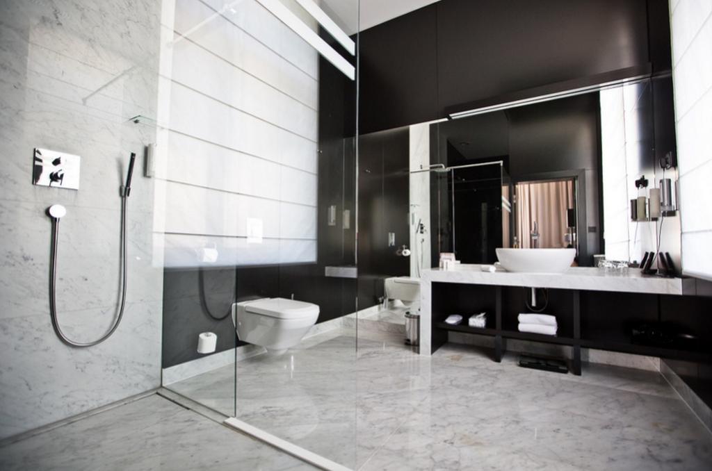 Platinum Palace Boutique Hotel & Spa Wrocław Kültér fotó Bathroom