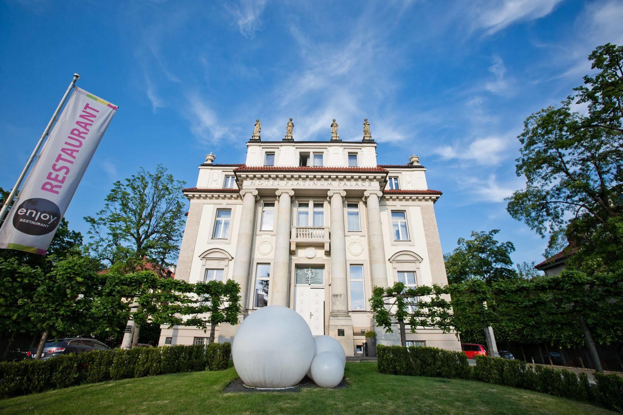 Platinum Palace Boutique Hotel & Spa Wrocław Kültér fotó Villa Merano